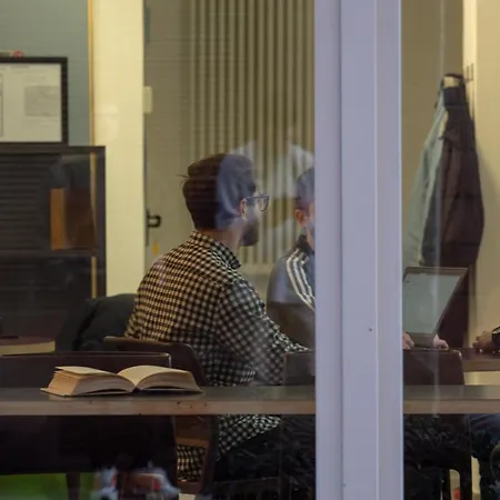 Luogo Comune Хостел